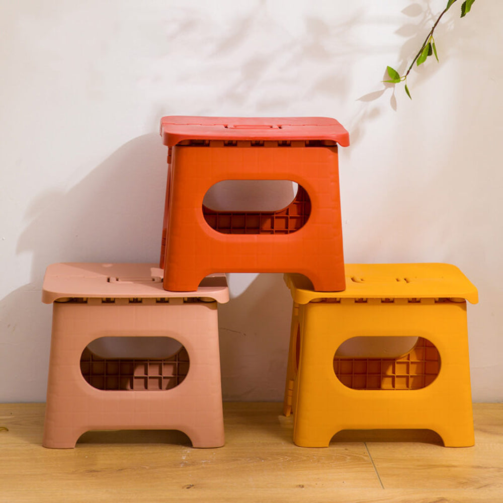 Tabouret pliant avec coins arrondis pour sécurité