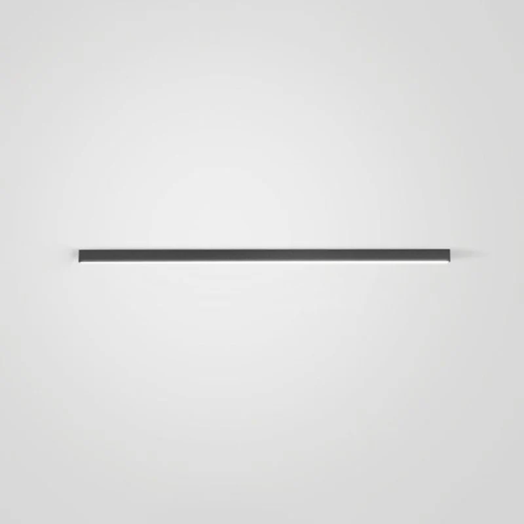 Vue de dessous de la lampe LED avec éclairage allumé