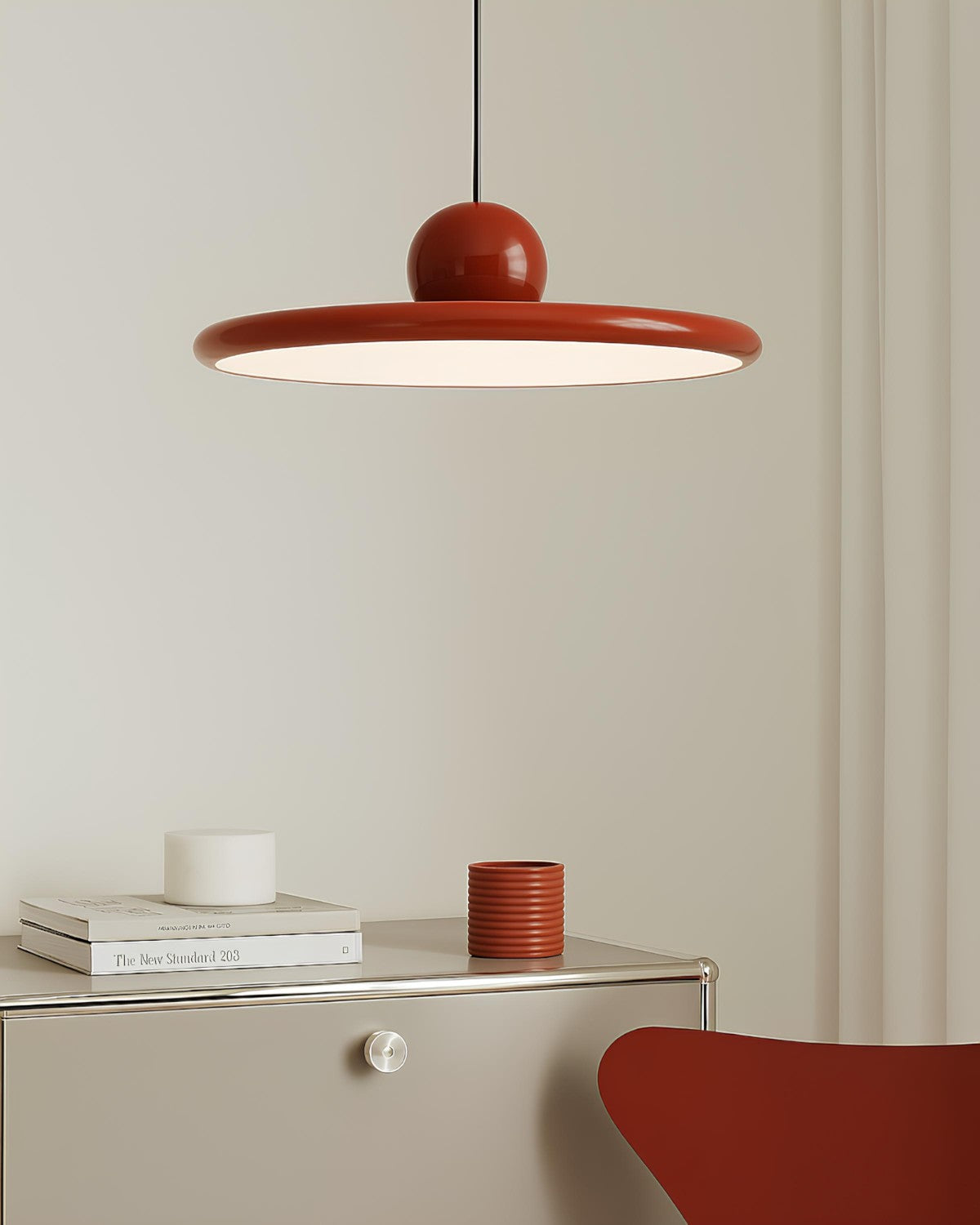 Vue de profil de la suspension LED, design épuré et moderne