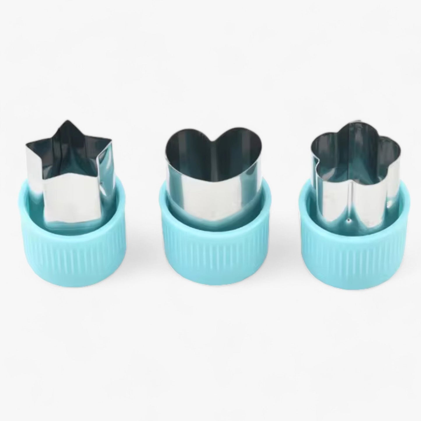 Vue frontale d'un set de découpe bleu, trois pièces