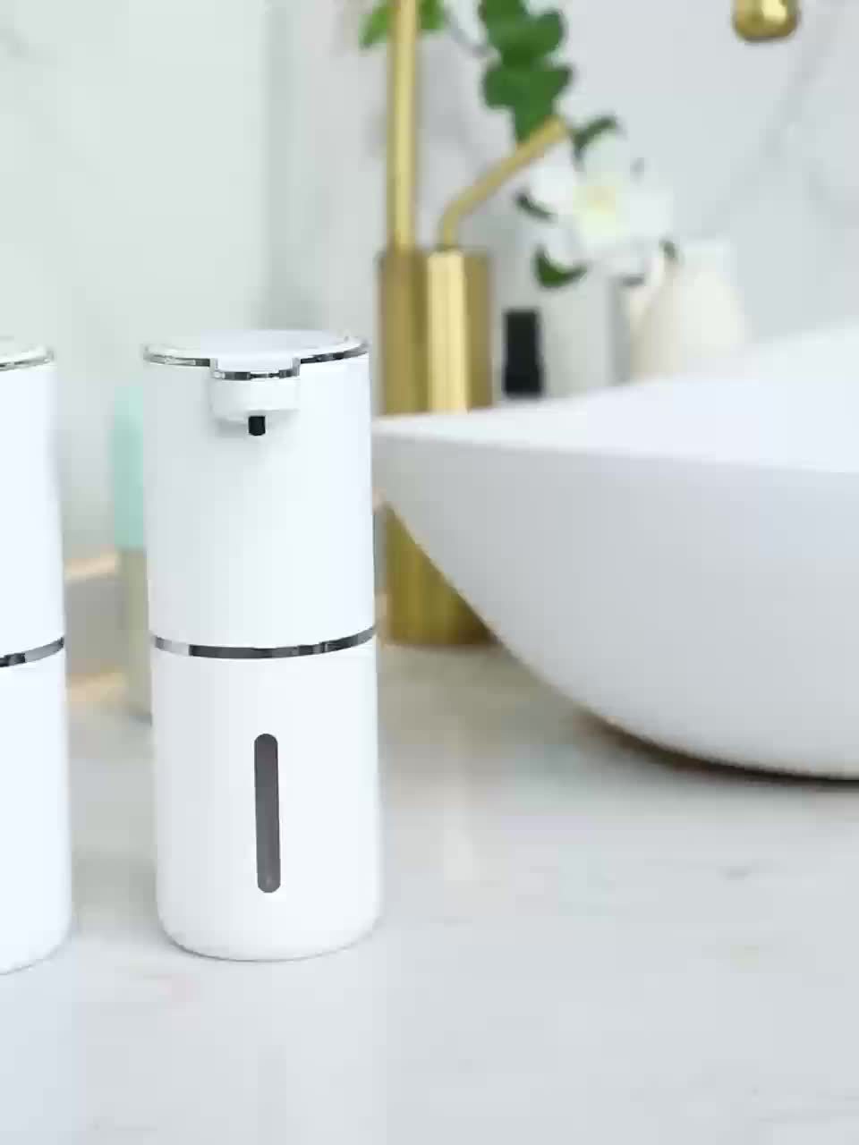 Distributeur avec câble USB pour recharge facile