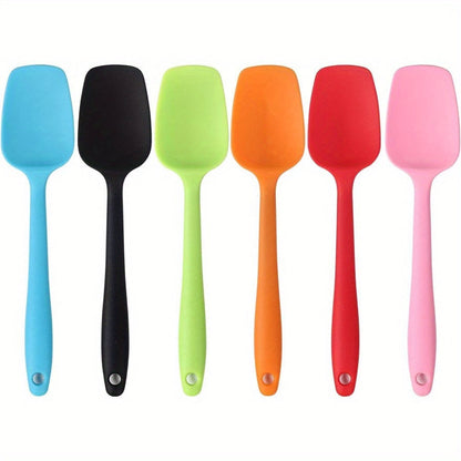 Spatules en silicone rangées dans un tiroir de cuisine