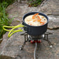 Brûleur à gaz avec casserole en plein air, vue de face