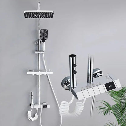 Colonne de douche complète avec accessoires et raccords visibles