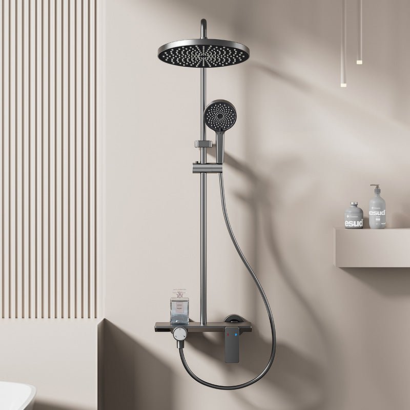 Vue de dessus de la pomme de douche à effet pluie