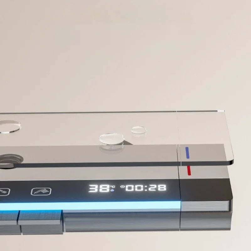 Gros plan sur le mitigeur blanc de la colonne de douche