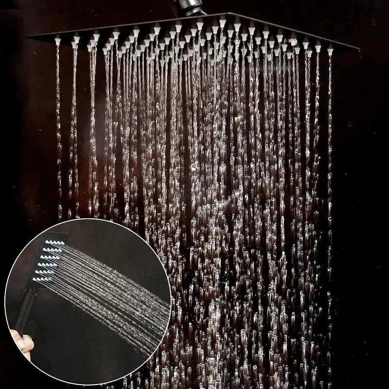 Colonne de douche avec étagères intégrées pour rangement pratique