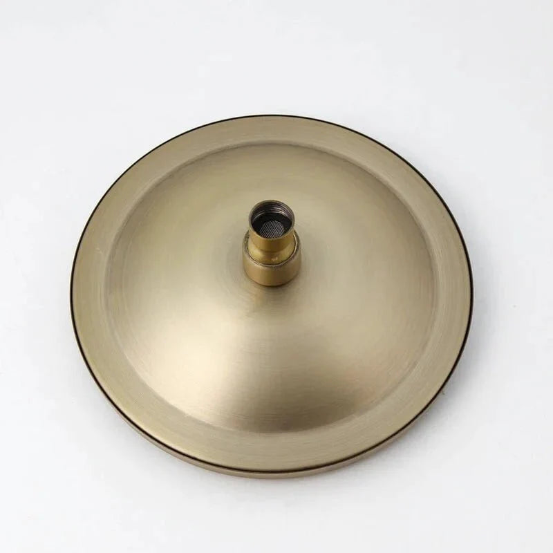 Gros plan sur la finition anti-corrosion de la colonne de douche