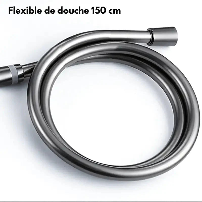 Vue latérale de la colonne de douche encastrée avec design épuré