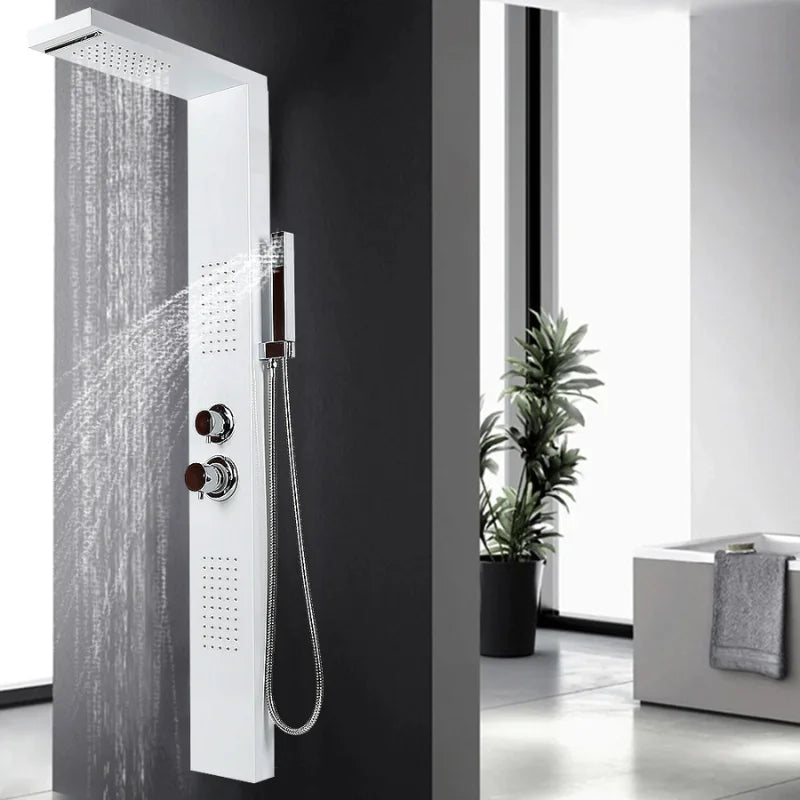 Colonne de douche blanche avec jets hydromassants visibles