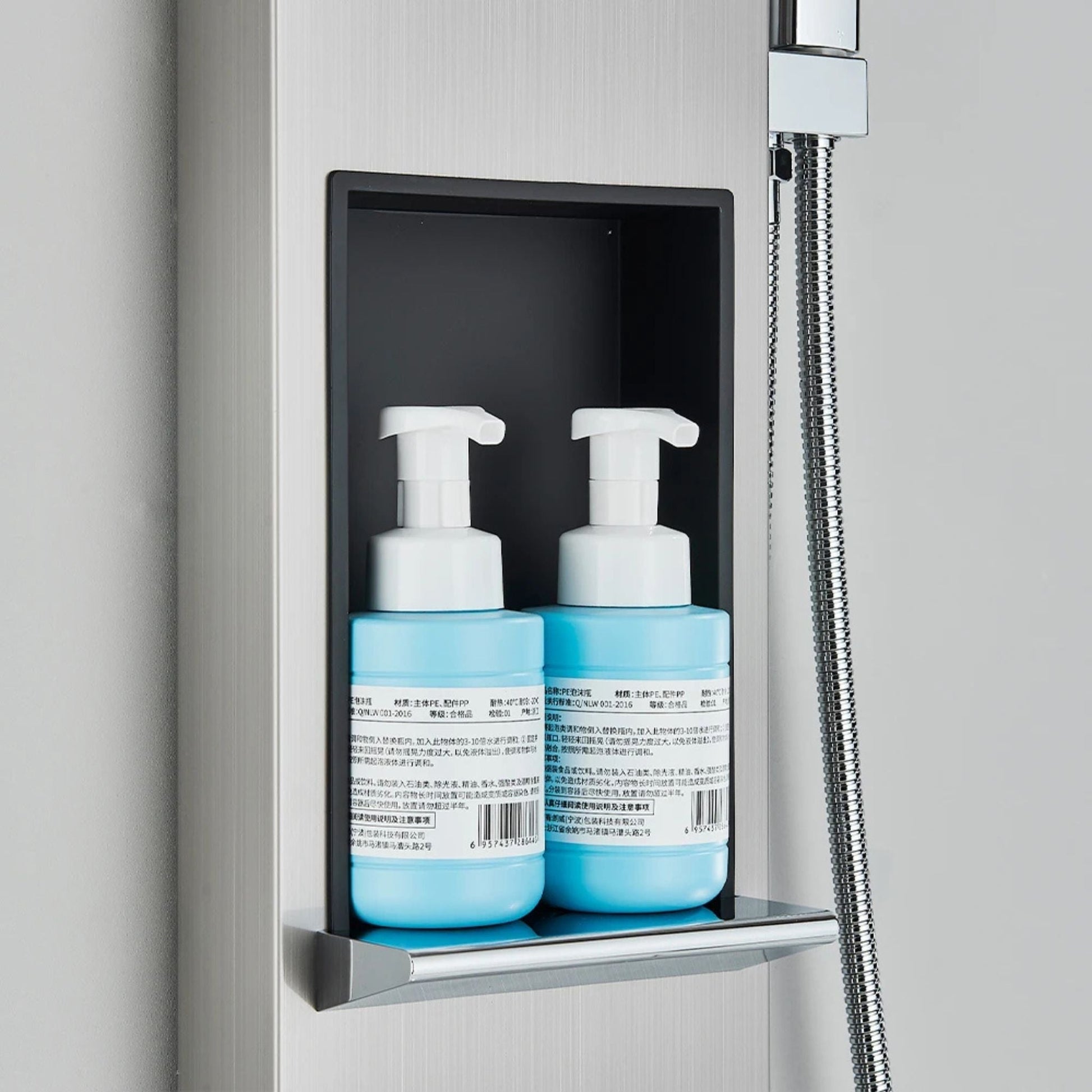 Détail des buses en silicone pour limiter le calcaire