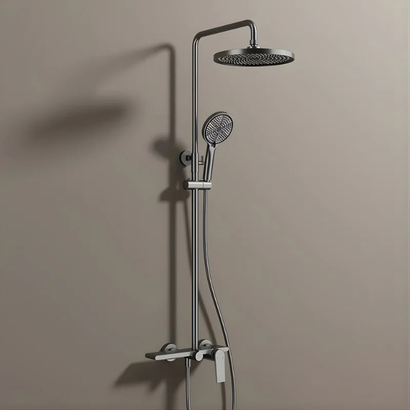 Colonne de douche grise avec éléments en or brossé