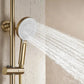 Détail du raccordement de la colonne de douche en or brossé