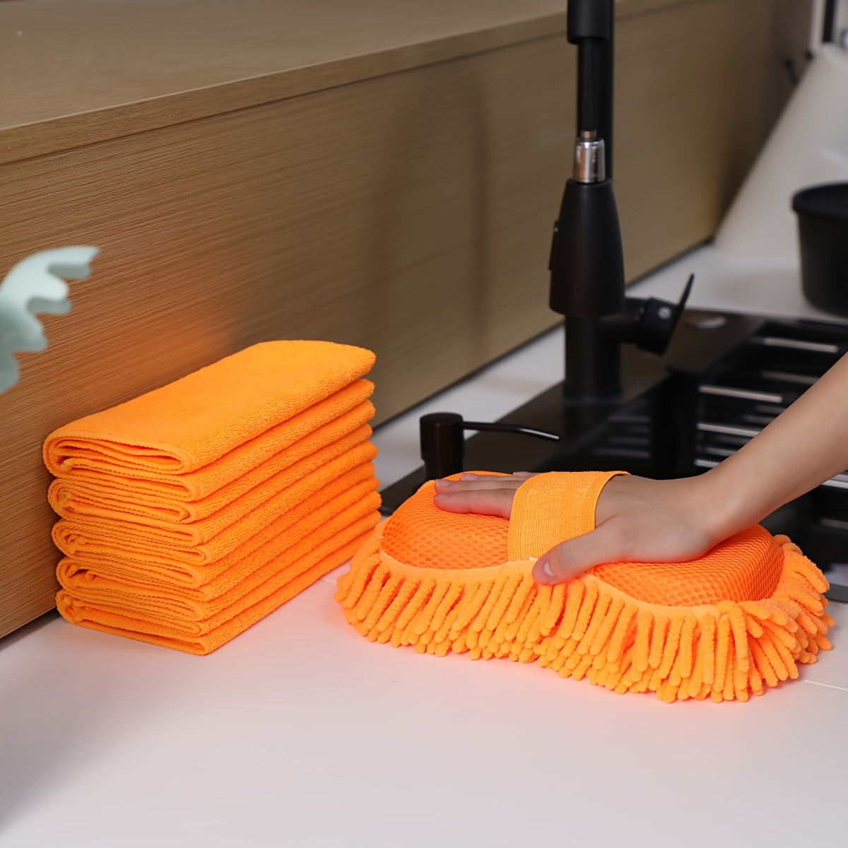 Set de lavage auto présenté dans un emballage transparent