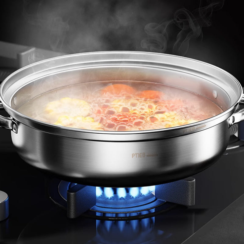Casserole en acier inoxydable avec couvercle, vue de face