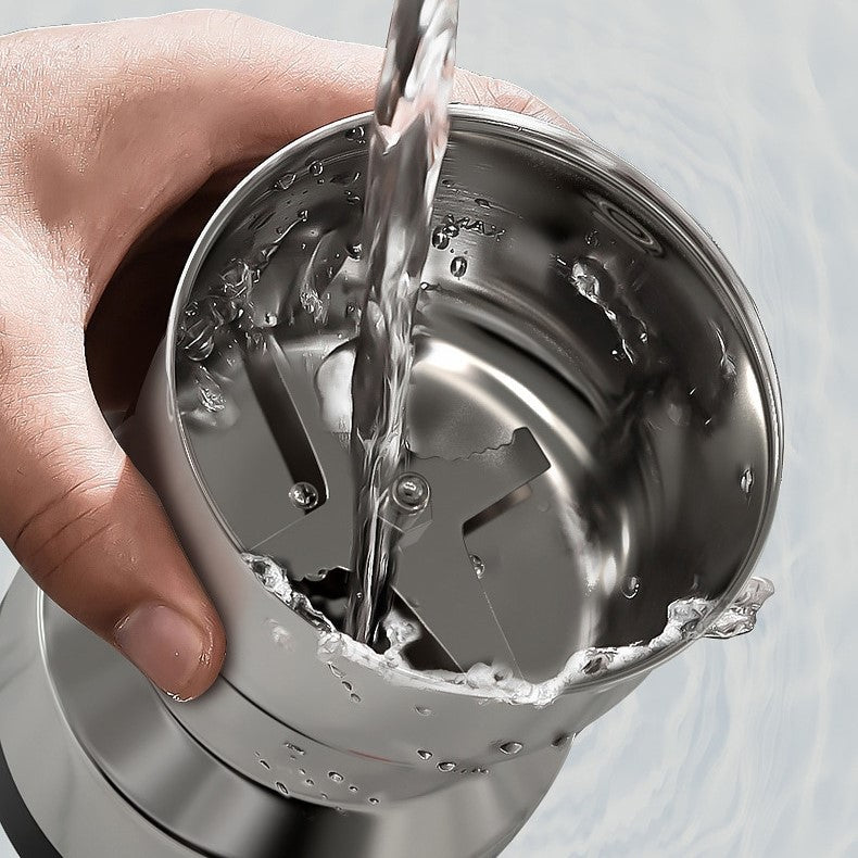 Intérieur d'un bol en acier inoxydable vu de dessus