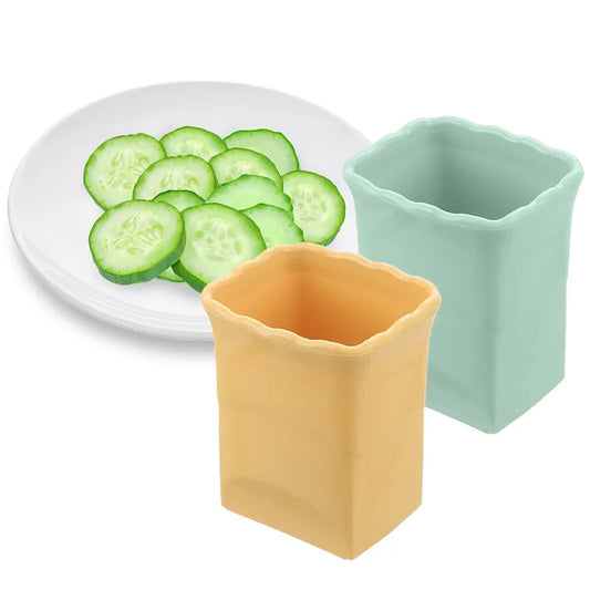 Vue avant d'un coupe-légumes en plastique et acier