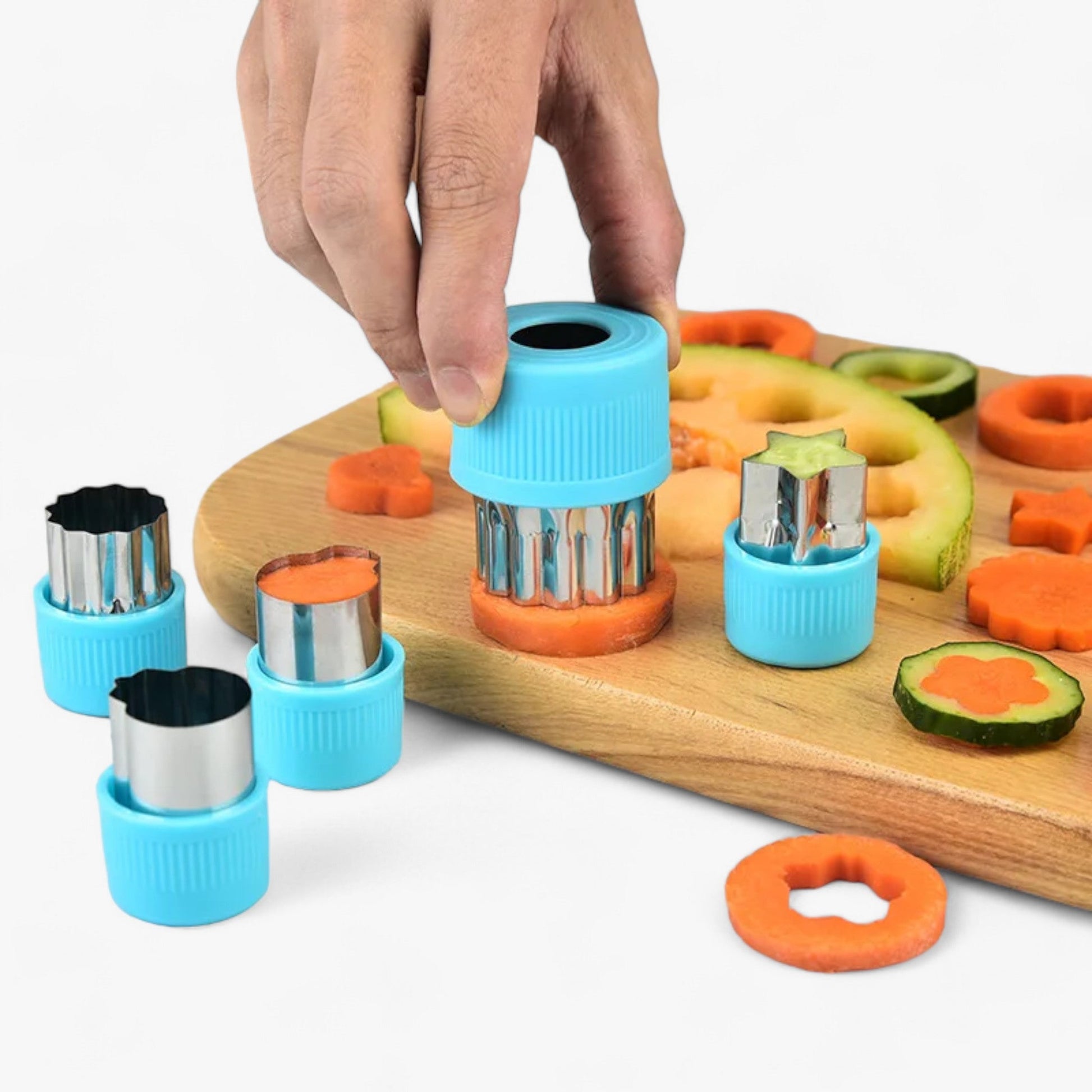 Ensemble de découpe bleu avec poignées en plastique