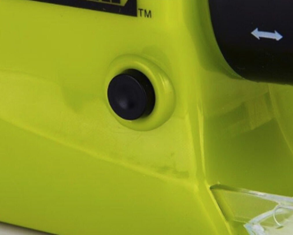 Vue latérale d'un affûteur vert avec bouton visible