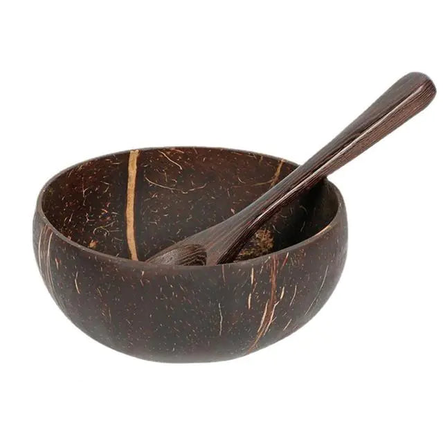 Bol en noix de coco avec cuillère assortie, vue latérale