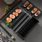 Gros plan sur un moule à sushi en forme de cœur