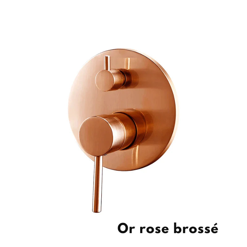Mitigeur or rose brossé, détail de la surface texturée