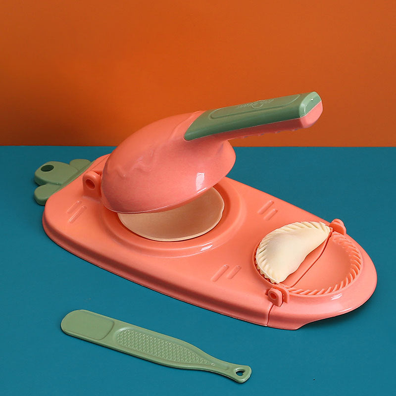 Mouleur à knödel rose avec détails de conception visibles