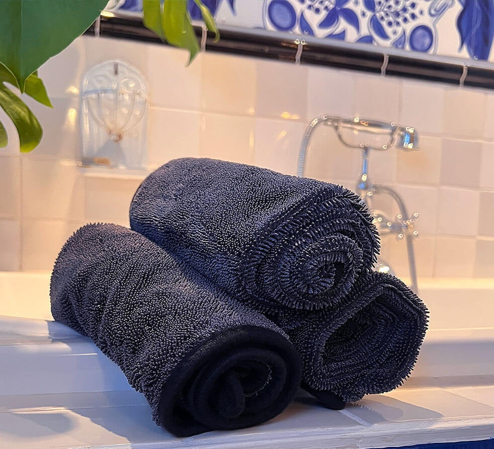 Utilisation de la serviette sur une surface lisse