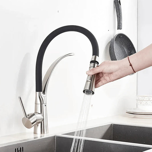 Vue complète du robinet en laiton avec finition nickel brossé