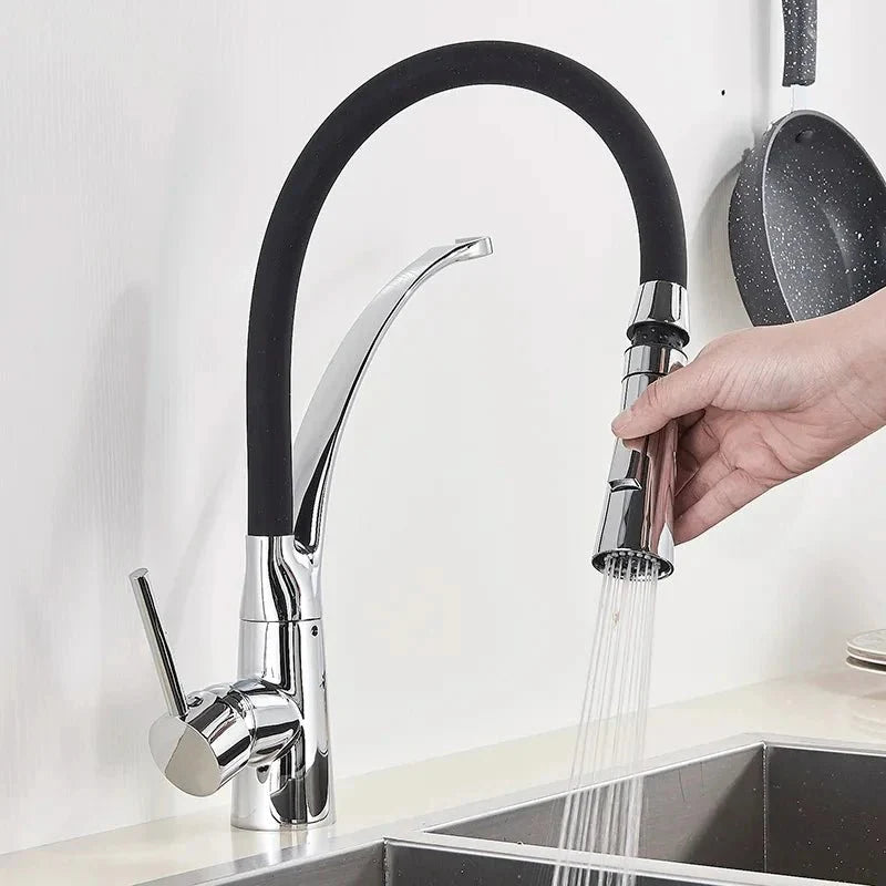 Robinet de cuisine avec bec flexible en caoutchouc noir