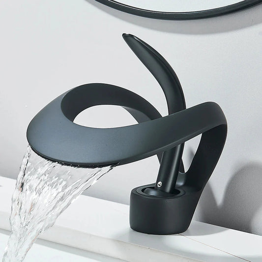 Mitigeur cascade en laiton, idéal pour lavabo contemporain