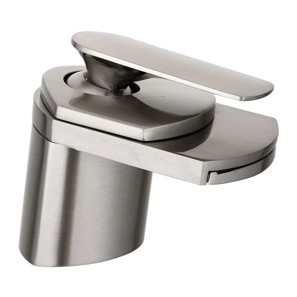 Installation simple du robinet cascade sur lavabo