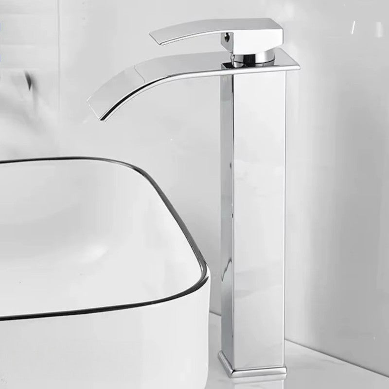 Installation facile du robinet cascade sur lavabo