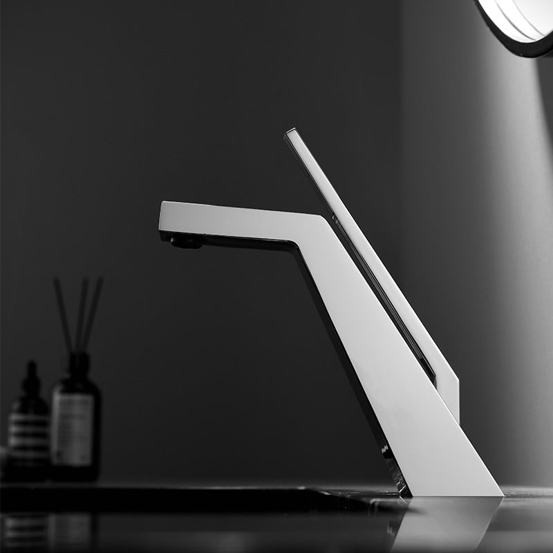 Robinet de lavabo en laiton avec hauteur sous bec visible