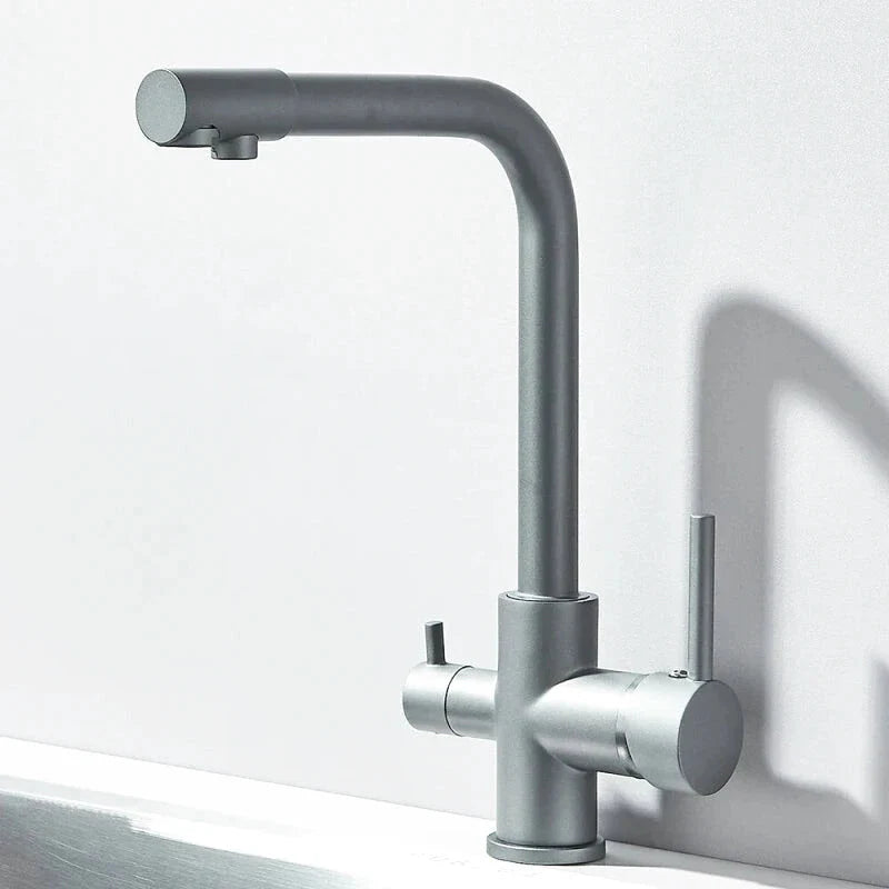 Robinet gris canon, parfait pour une cuisine au style industriel