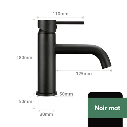 Robinet noir mat en laiton, installé sur un plan de salle de bain