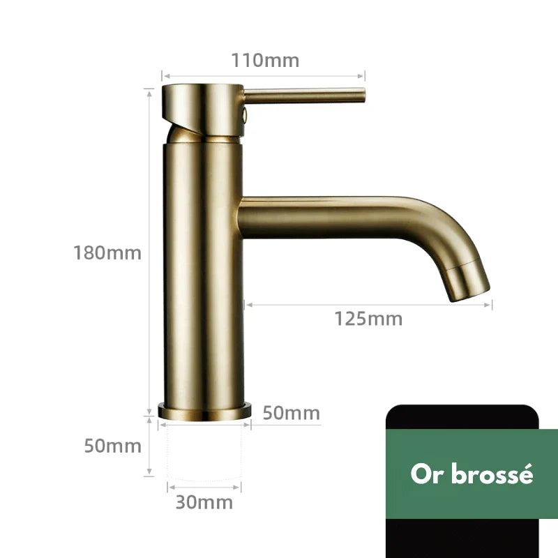 Vue de dessus d'un robinet doré en laiton, finition brossée