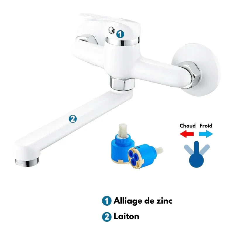 Robinet noir installé, illustrant la rotation à 360 degrés