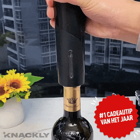 Animation du tire-bouchon électrique en action sur une bouteille